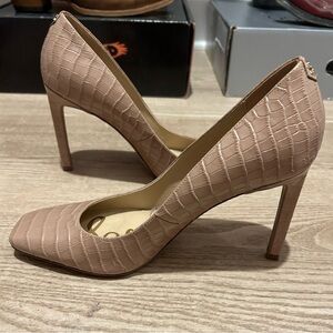 Sam Edelman Beth Embossed Taupe Pumps